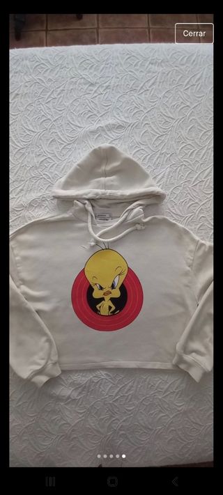 Sudadeira chica Looney Tunes. Stradivarius de segunda mano por 10 EUR en  Ponteareas en WALLAPOP