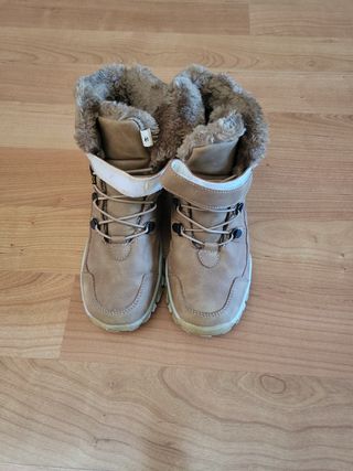 Botas Nieve UBFEN de segunda mano por 20 EUR en Madrid en WALLAPOP
