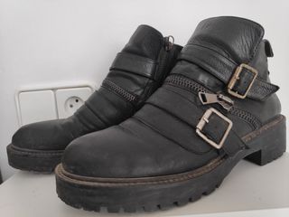 BOTINES NEGROS ZARA MUJER TALLA 39 de segunda mano por 5 EUR en Valencia en  WALLAPOP