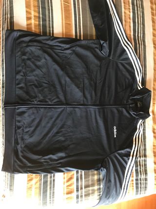 Chándal chaqueta marca Adidas nueva talla 3XL de segunda mano por 20 EUR en  San Lorenzo de El Escorial en WALLAPOP
