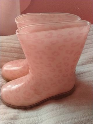 Botas de agua con luces de Hipercor,el corte inglé de segunda mano por 4  EUR en Elche en WALLAPOP