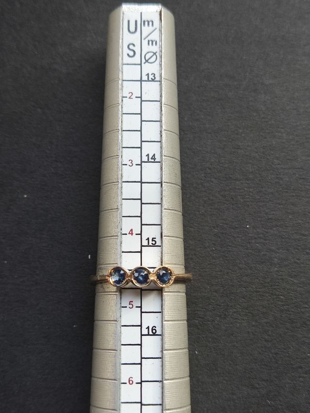 Sortija nueva de oro de 18 kilates