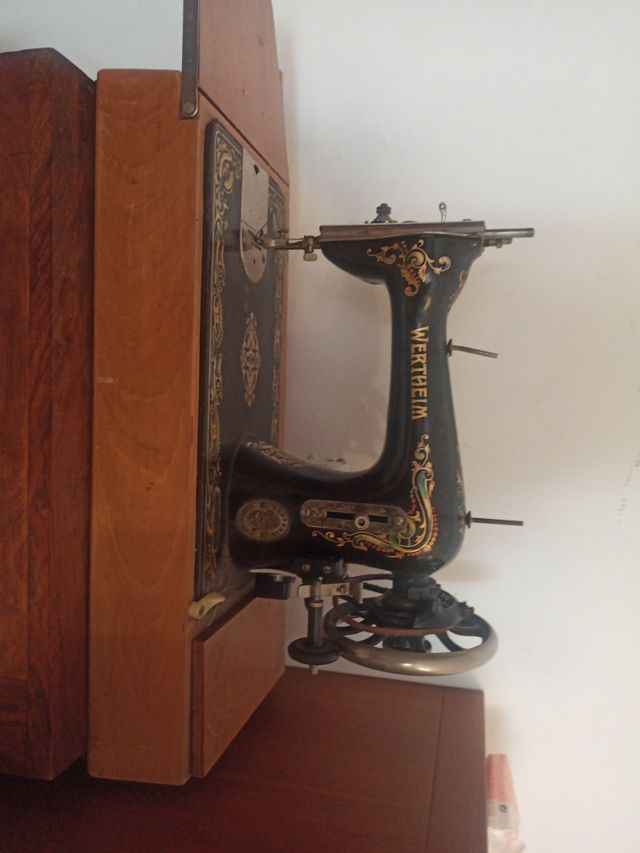 Maquina de coser Wertheim con motor