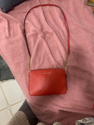 Bolso pequeño michael Kors original de segunda mano por 90 EUR en Santa  Cruz de Tenerife en WALLAPOP