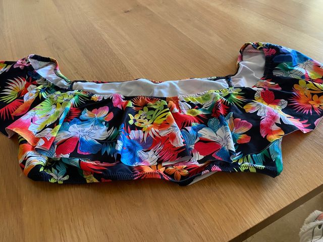 Top , bañador. Calzedonia