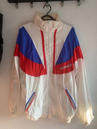 Chaqueta ADIDAS vintage de segunda mano por 25 EUR en Alcorcón en WALLAPOP