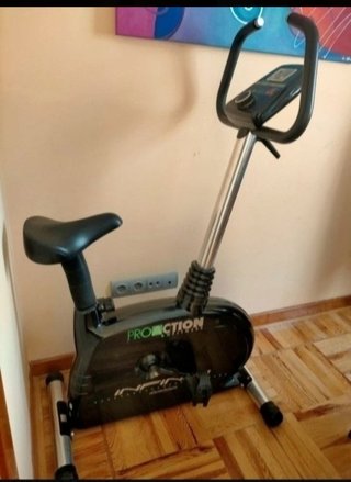 Bicicleta estática BH de segunda mano por 89 EUR en Madrid en WALLAPOP