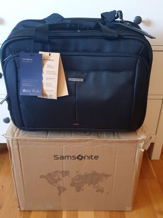 Maletín con ruedas Samsonite de segunda mano por 90 EUR en A Coruña en  WALLAPOP