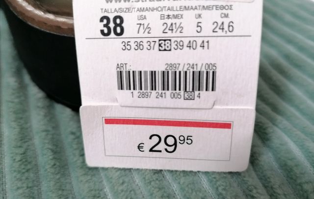 Zapatos dorados Stradivarius