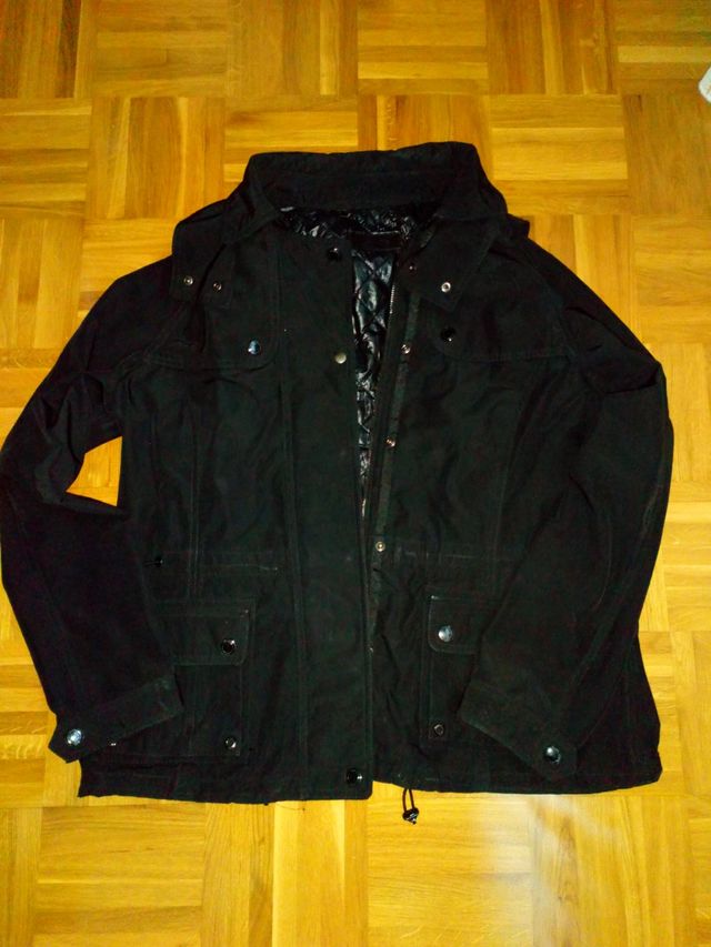 Chaqueta tipo chubasquero Massimo Dutti