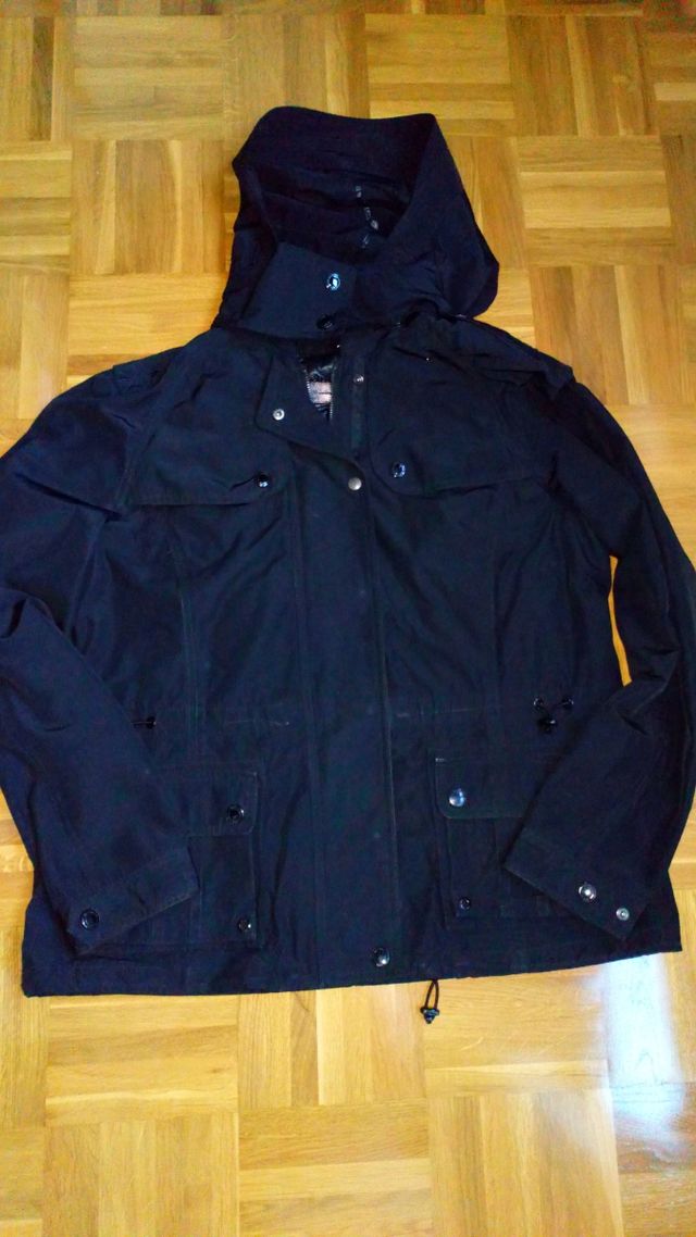 Chaqueta tipo chubasquero Massimo Dutti