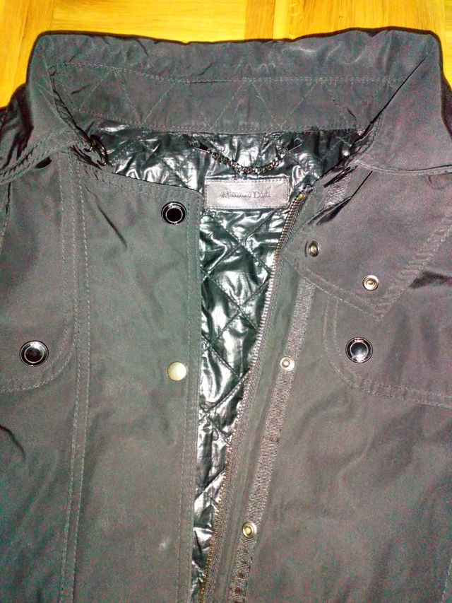 Chaqueta tipo chubasquero Massimo Dutti