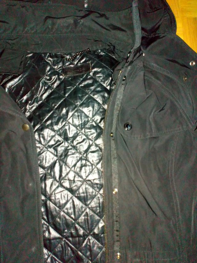 Chaqueta tipo chubasquero Massimo Dutti