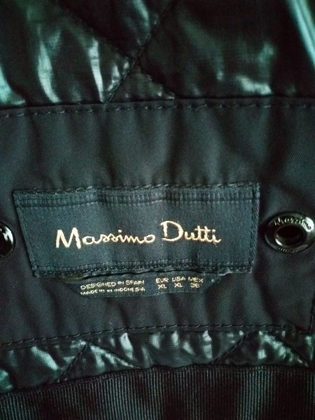 Chaqueta tipo chubasquero Massimo Dutti
