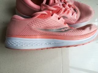 Zapatillas Saucony Mujer Talla 40.5 de segunda mano por 19 EUR en Gandía en  WALLAPOP