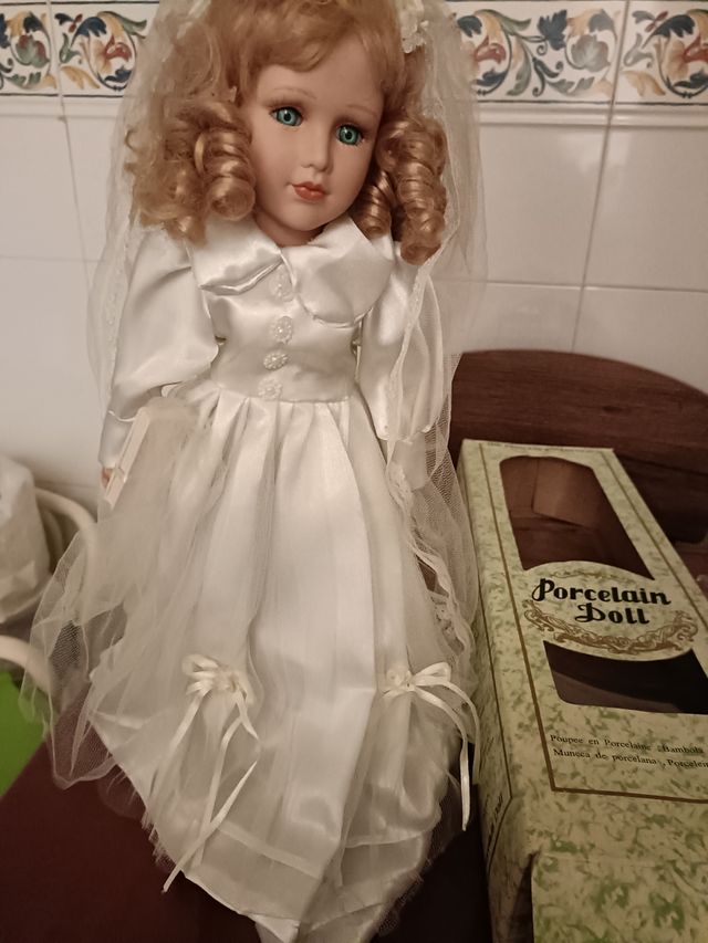 Muñeca comunión porcelona