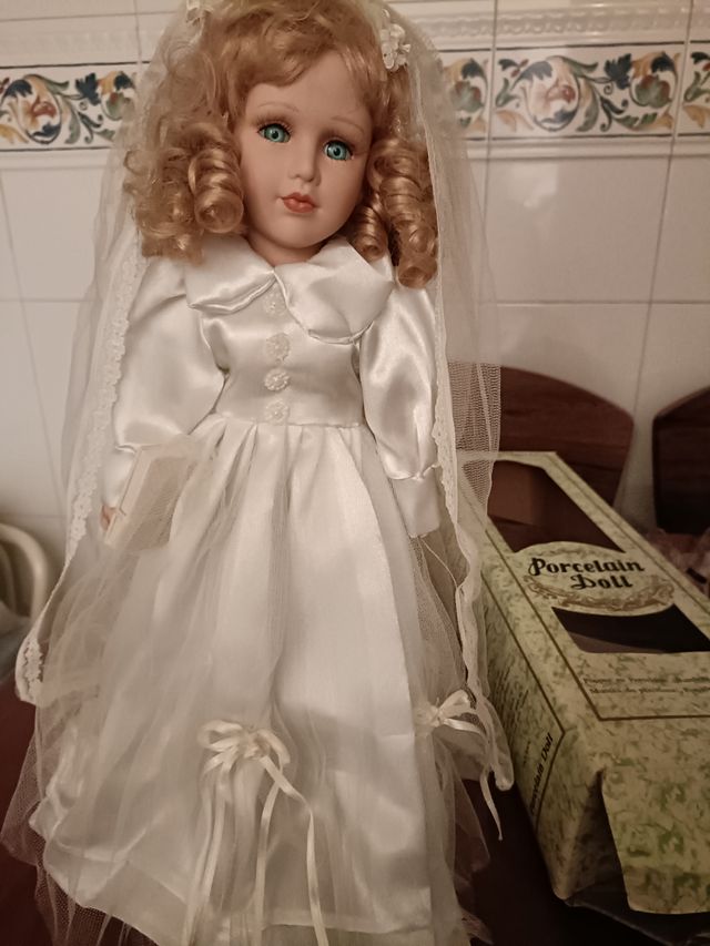 Muñeca comunión porcelona