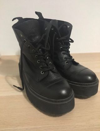 Botas militares en piel Bosanova de segunda mano por 40 EUR en Lleida en  WALLAPOP