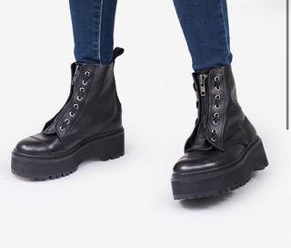 Botas militares en piel Bosanova de segunda mano por 40 EUR en Lleida en  WALLAPOP