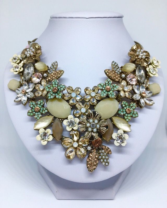 Collar de flores de Accessorize