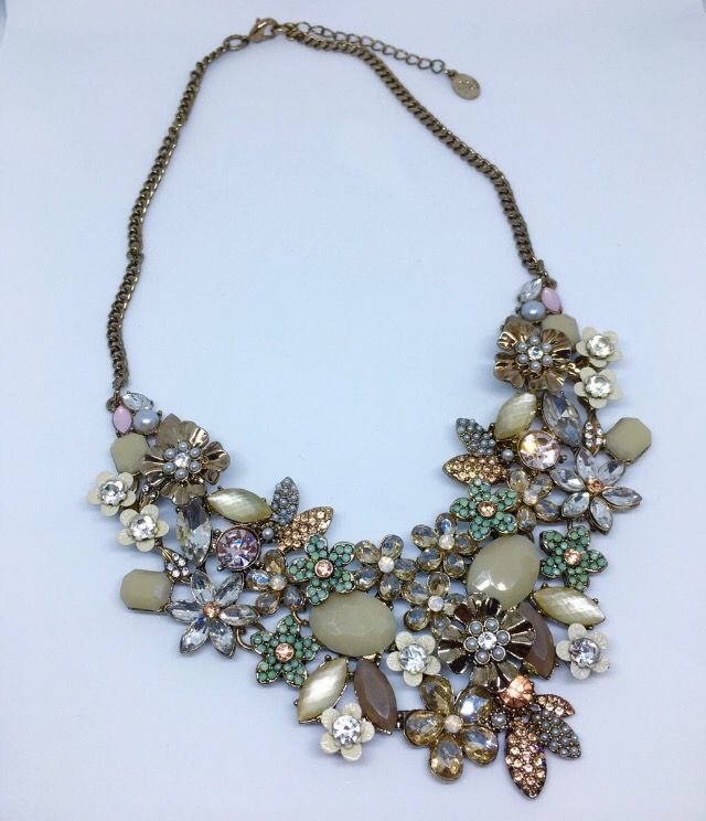 Collar de flores de Accessorize