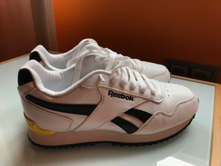 Zapatillas Reebok talla 35 de segunda mano por 6 EUR en Benidorm en WALLAPOP