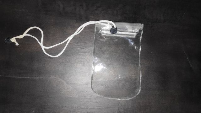 CIONDOLO UNIVERSALE PER CELLULARE ACQUATICO