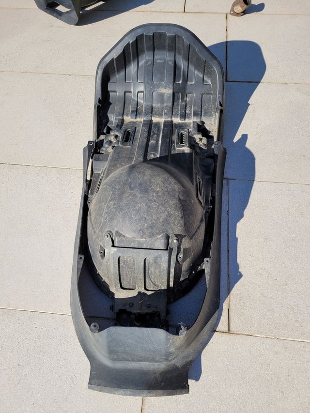 Yamaha majesty 400 Bajo asiento