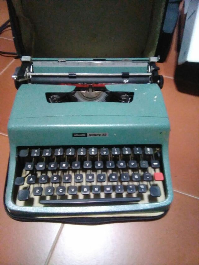 máquina de escribir Olivetti