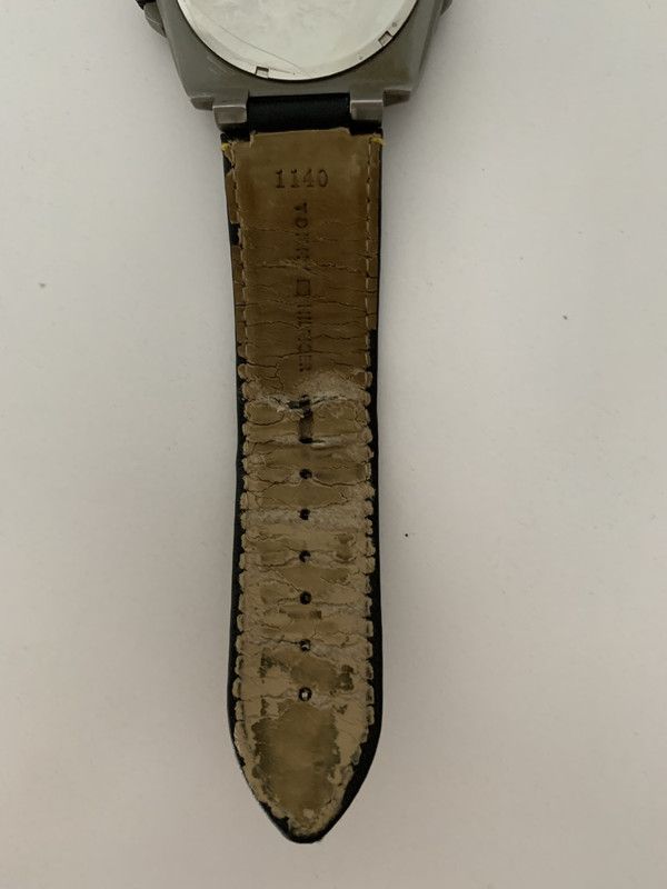 Reloj Tommy Hilfiger en negro y amarillo