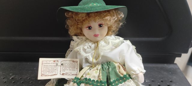Muñeca porcelana
