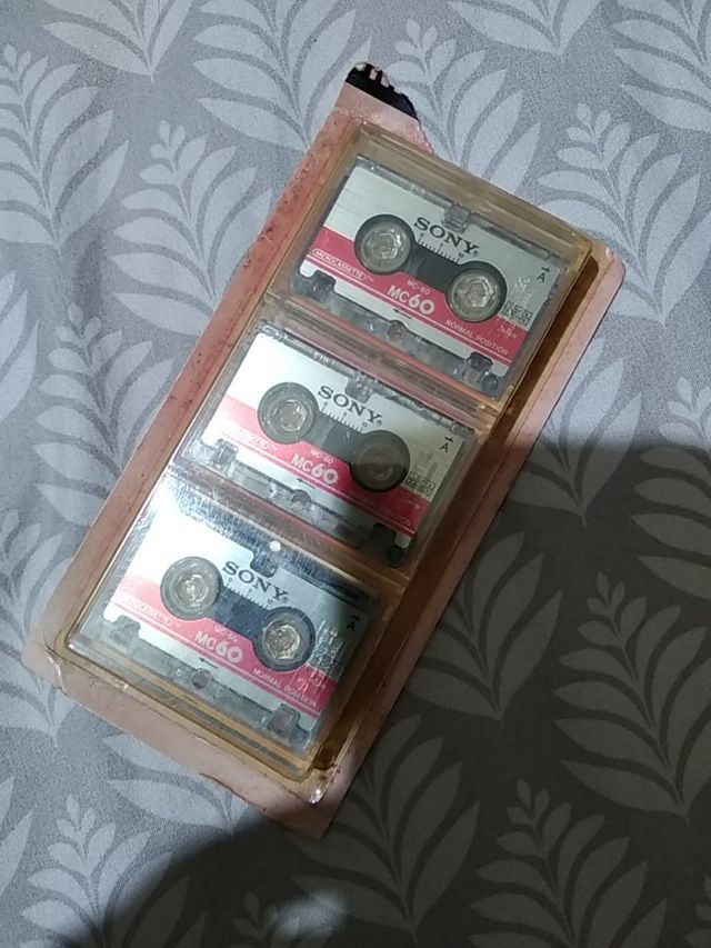 caset pequeño nuevo