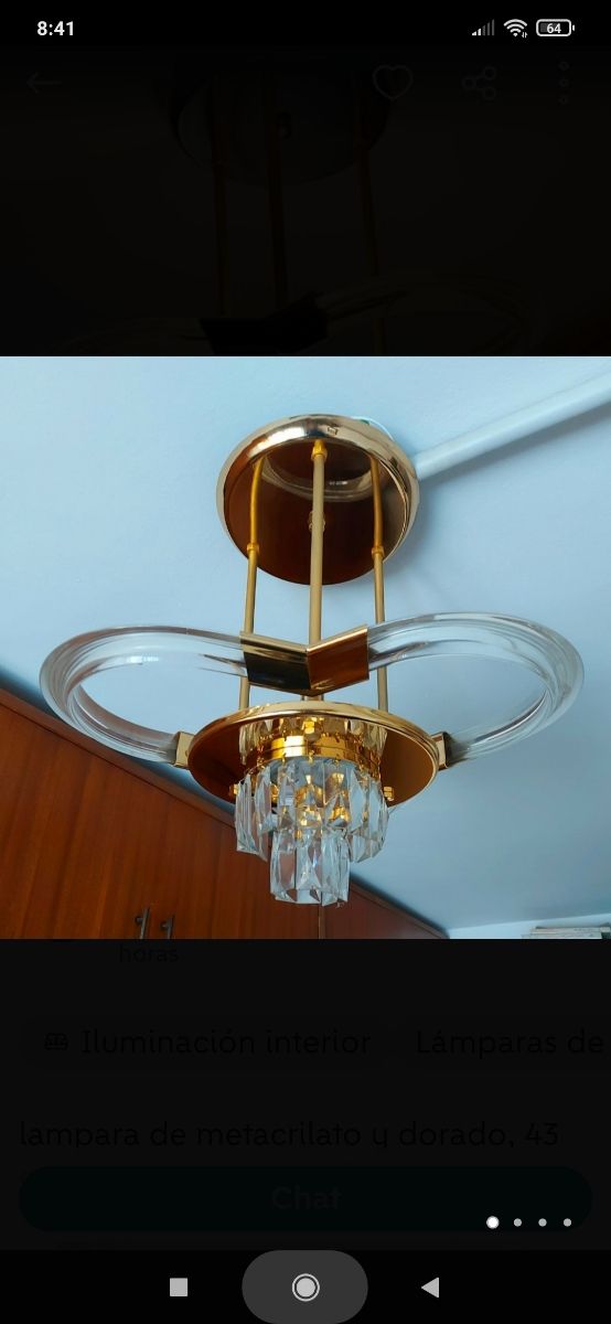 Lámpara metacrilato y dorada.