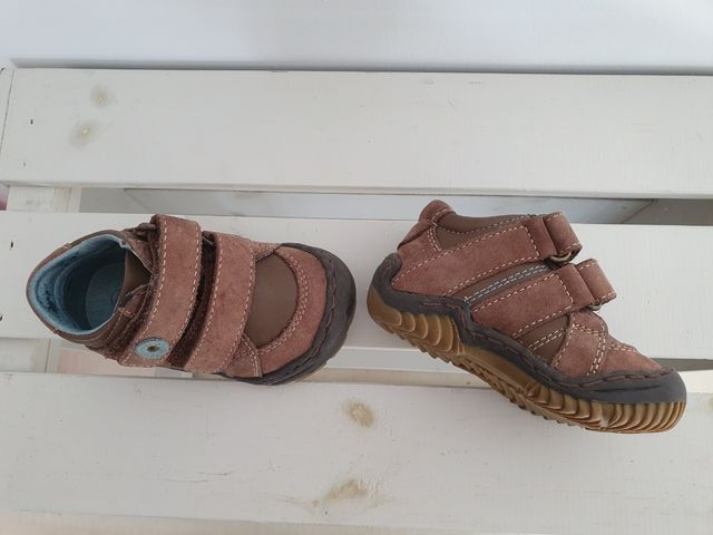 Scarpe da bambino taglia 20. Marca: Vertbaudet