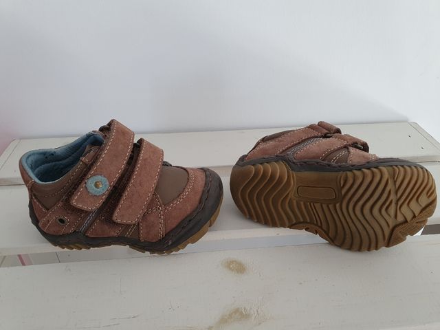 Scarpe da bambino taglia 20. Marca: Vertbaudet