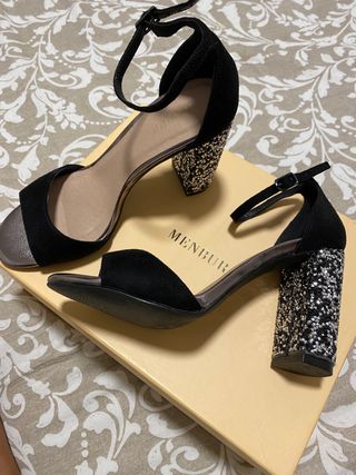 Sandalias tacón MENBUR de segunda mano por 35 EUR en Madrid en WALLAPOP