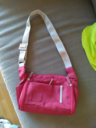 Bolso pequeño U Adolfo dominguez de segunda mano por 3 EUR en Valladolid en  WALLAPOP