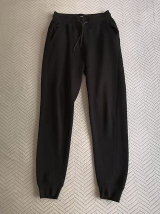 Pantalones de chándal negros - Lefties (Hombre) de segunda mano por 12 EUR  en Barcelona en WALLAPOP