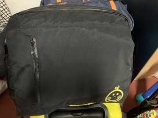 Bolso carrito bebe negro y amarillo de segunda mano por 10 EUR en Catarroja  en WALLAPOP