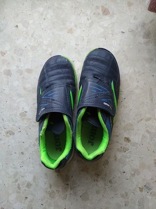 Botas futbol multitaco Joma 31 de segunda mano por 10 EUR en Sevilla en  WALLAPOP