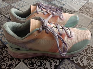 Zapatillas running Kalenji Decathlon de segunda mano por 32 EUR en Estepona  en WALLAPOP