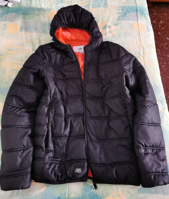 Plumifero con capucha Sixth June