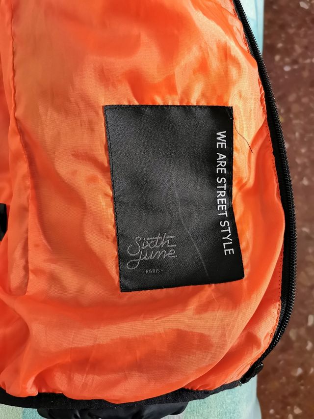 Plumifero con capucha Sixth June