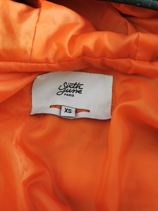 Plumifero con capucha Sixth June