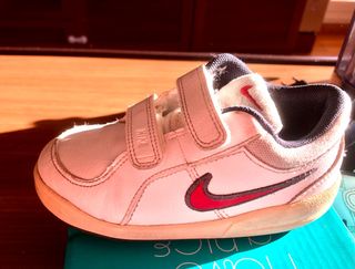 Zapatillas Nike niño Talla 25 de segunda mano por 8 EUR en Zaragoza en  WALLAPOP