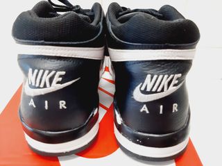 Botas nike flight legacy negras t. 42 de segunda mano por 20 EUR en San  Bizenti-Barakaldo en WALLAPOP