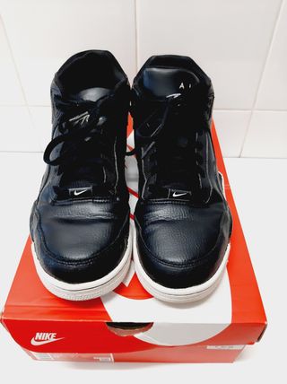 Botas nike flight legacy negras t. 42 de segunda mano por 20 EUR en San  Bizenti-Barakaldo en WALLAPOP