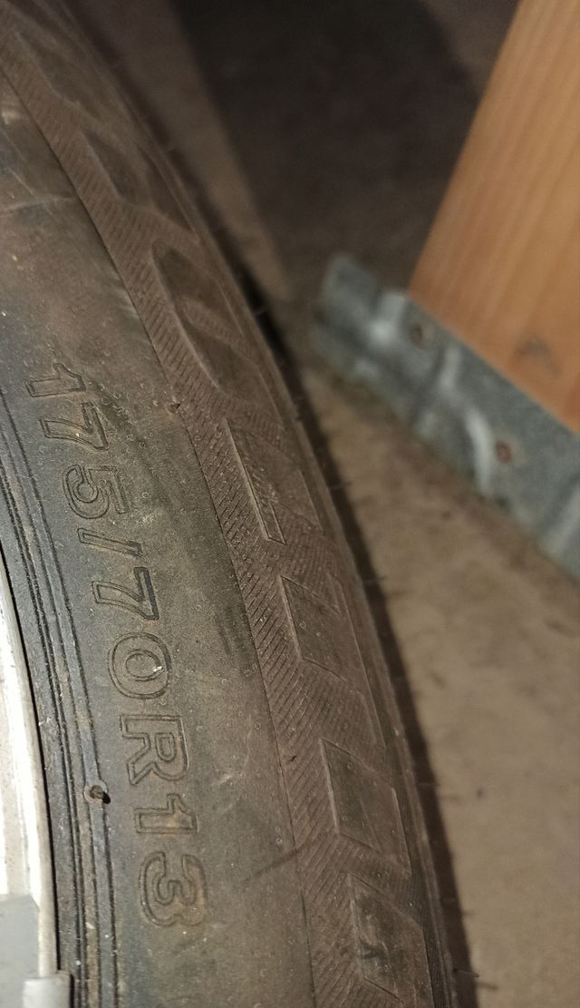 Juego de 4 neumáticos 175/70/13 62T