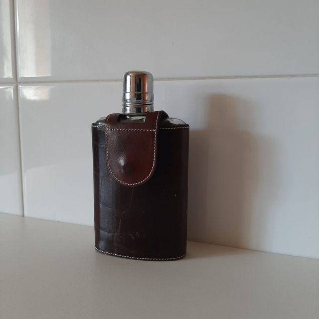 PETACA CRISTAL 200 ml CON FUNDA DE PIEL..