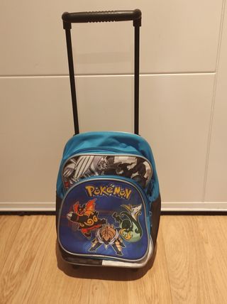 Mochila de ruedas Pokémon pequeñita de segunda mano por 5 EUR en Madrid en  WALLAPOP